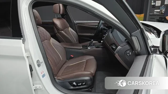 BMW 5 Series (G30) 2020 Белый из Кореи, фото 3