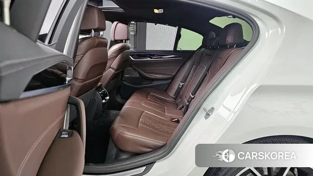 BMW 5 Series (G30) 2022 Белый из Кореи, фото 3