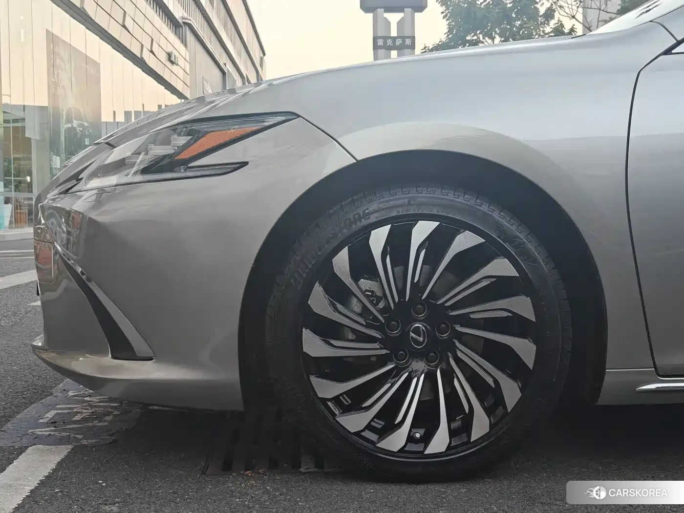 Lexus ES 2023 Champagne/brown из Китая, фото 3