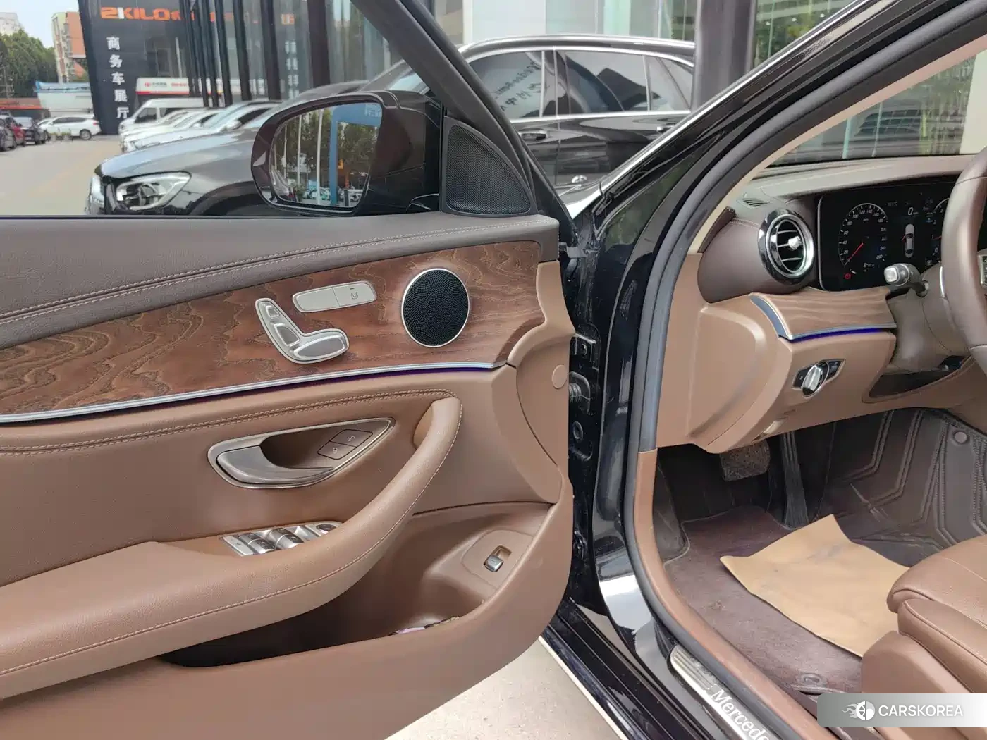 Mercedes-Benz E-Class 2023 Черный из Китая, фото 3