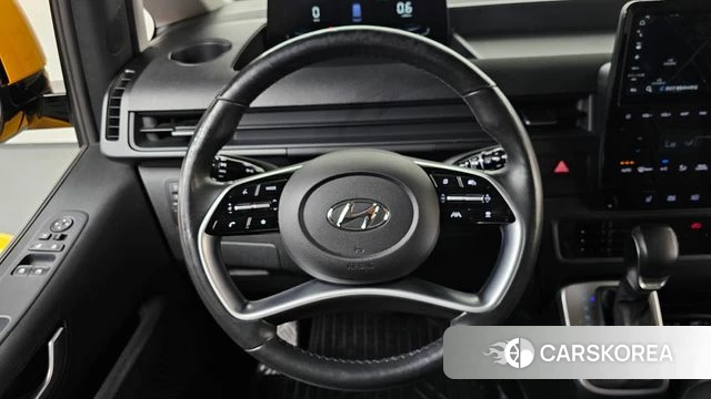Hyundai Staria 2023 Желтый из Кореи, фото 3