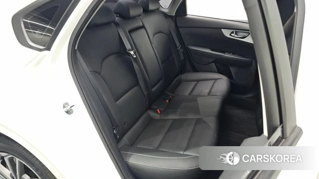 Kia The New K3 2nd generation 2021 Белый из Кореи, фото 3