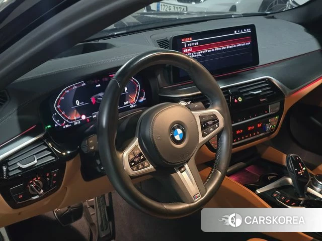 BMW 5 Series (G30) 2023 Черный из Кореи, фото 3