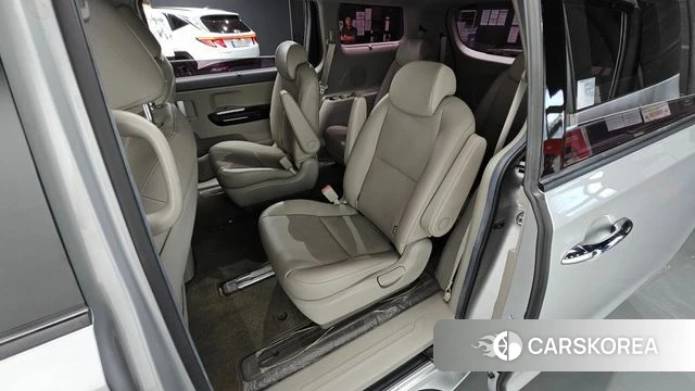 Kia The New Carnival 2019 Серебряный из Кореи, фото 3