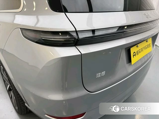 Ideal car Ideal L9 2025 Серебристо-серый из Китая, фото 3