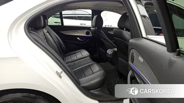 Mercedes-Benz E-Class W213 2018 Белый из Кореи, фото 3