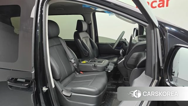 Hyundai Staria 2023 Черный из Кореи, фото 3