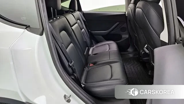 Tesla Model Y 2023 Белый из Кореи, фото 3