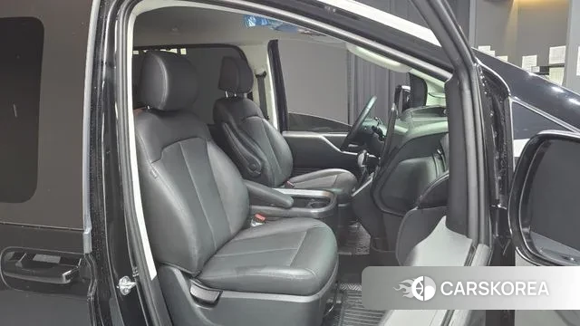 Hyundai Staria 2024 Черный из Кореи, фото 3