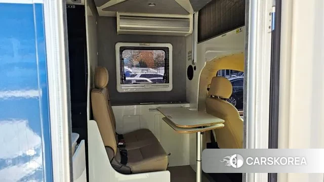 Hyundai Staria 2022 Белый из Кореи, фото 3