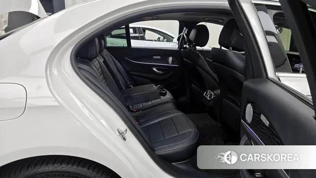 Mercedes-Benz E-Class W213 2018 Белый из Кореи, фото 3