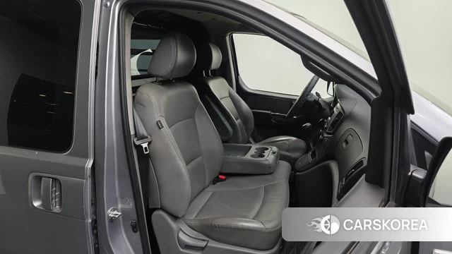 Hyundai The New Grand Starex 2019 Серебристо-серый из Кореи, фото 3