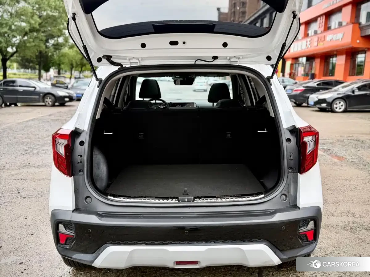 Kia Seltos 2023 Белый из Китая, фото 3