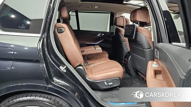 BMW X7 (G07) 2022 Черный из Кореи, фото 3