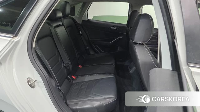 Volkswagen 7th Generation of Jetta 2023 Белый из Кореи, фото 3