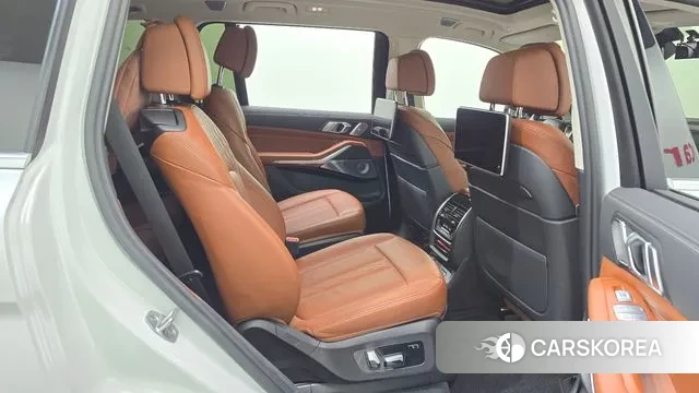 BMW X7 (G07) 2022 Белый из Кореи, фото 3