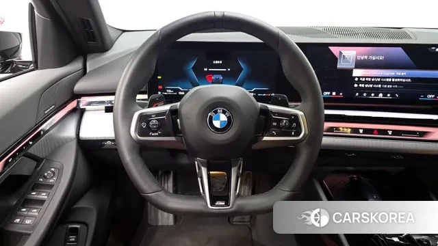 BMW 5 Series (G60) 2025 Черный из Кореи, фото 3