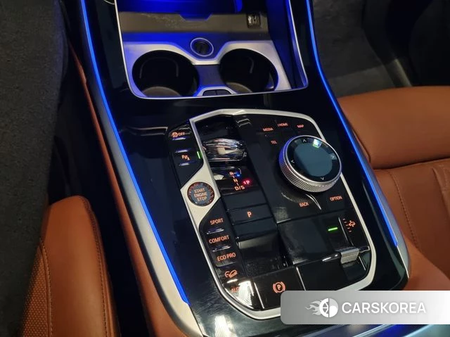 BMW X7 (G07) 2024 Белый из Кореи, фото 3