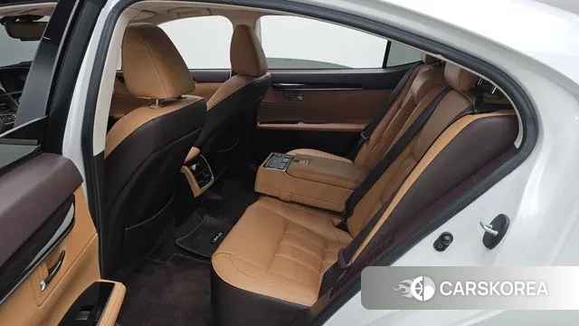 Lexus New ES300h 2018 Белый из Кореи, фото 3