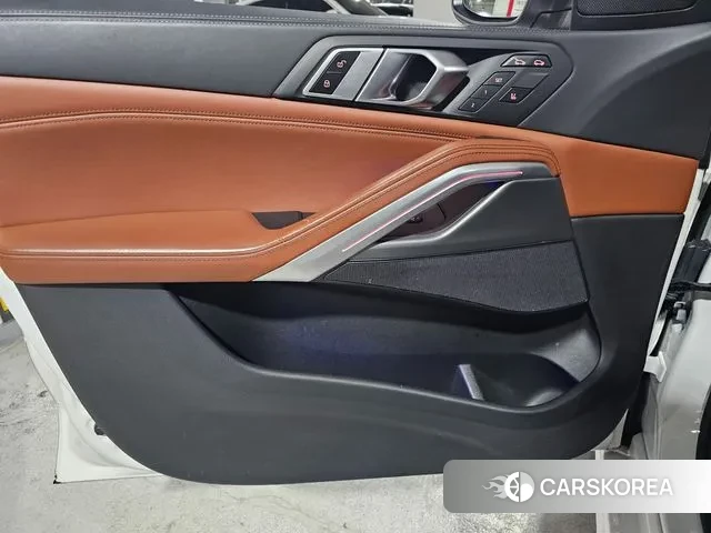 BMW X6 (G06) 2022 Белый из Кореи, фото 3