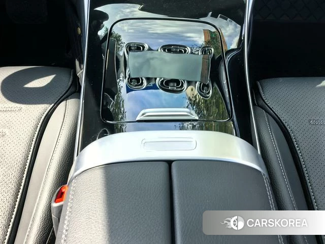 Mercedes-Benz Class C 2024 Белый из Китая, фото 3