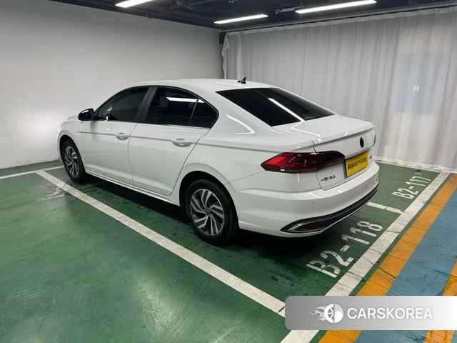 Volkswagen Bora 2025 Белый из Китая, фото 3