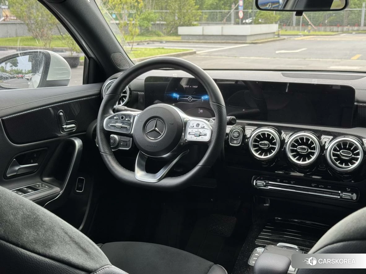 Mercedes-Benz Class A 2022 Белый из Китая, фото 3