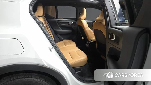 Volvo XC40 2021 Белый из Кореи, фото 3