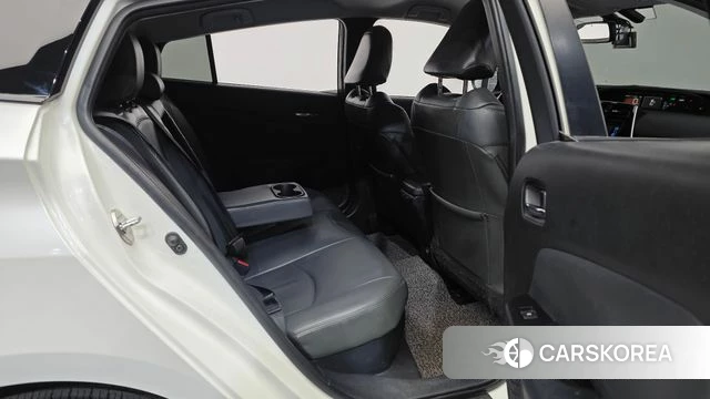 Toyota Prius 4th Generation 2018 Белый из Кореи, фото 3