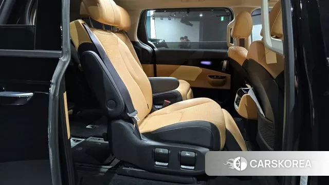 Kia Carnival 4th generation 2023 Черный из Кореи, фото 3