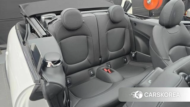 Mini Cooper Convertible 2024 Белый из Кореи, фото 3