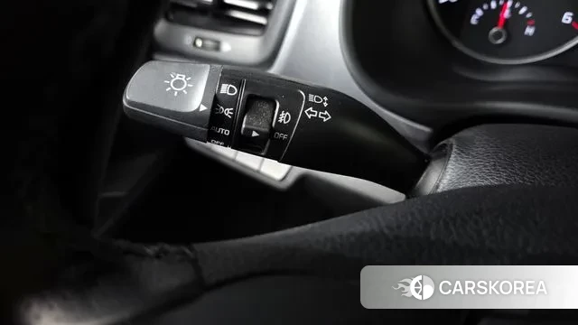 Kia Stonic 2018 Белый из Кореи, фото 3