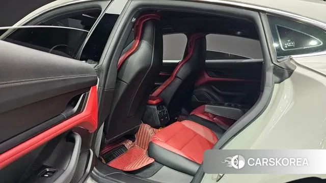 Porsche Taycan 2022 Серебряный из Кореи, фото 3