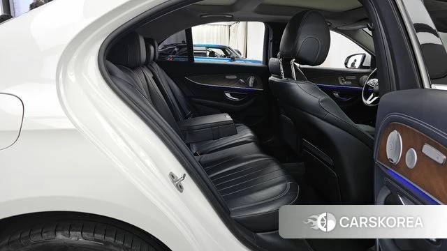 Mercedes-Benz E-Class W213 2019 Белый из Кореи, фото 3