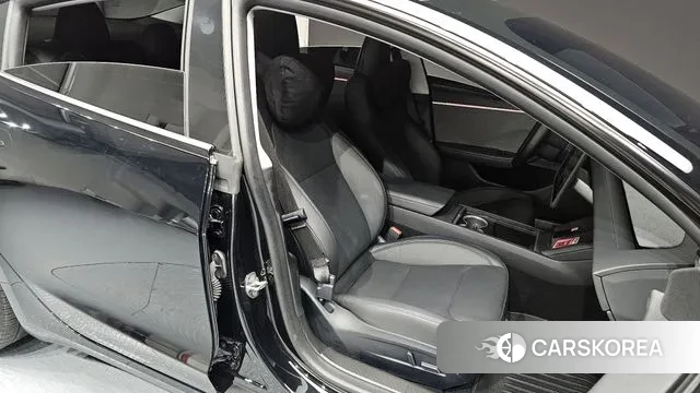 Tesla Model 3 2024 Черный из Кореи, фото 3