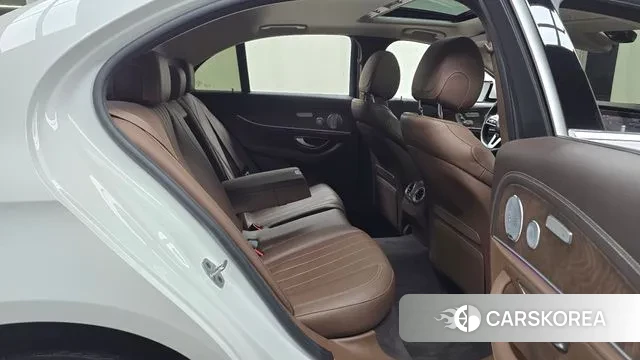Mercedes-Benz E-Class W213 2018 Белый из Кореи, фото 3