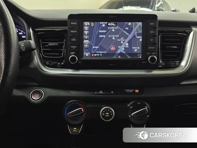 Kia Stonic 2019 Белый из Кореи, фото 3