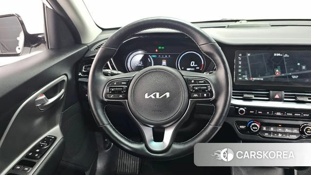 Kia Niro Plus 2023 Белый из Кореи, фото 3