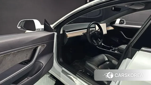 Tesla Model 3 2019 Белый из Кореи, фото 3