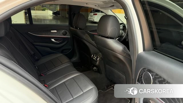 Mercedes-Benz E-Class W213 2019 Белый из Кореи, фото 3