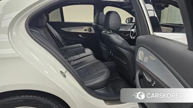 Mercedes-Benz E-Class W213 2021 Белый из Кореи, фото 3