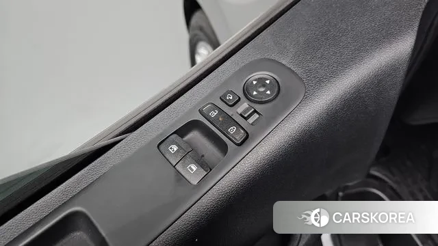 Hyundai Staria 2025 Серебряный из Кореи, фото 3