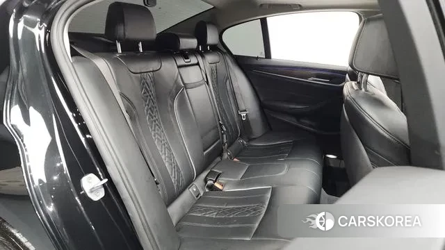 BMW 5 Series (G30) 2018 Черный из Кореи, фото 3