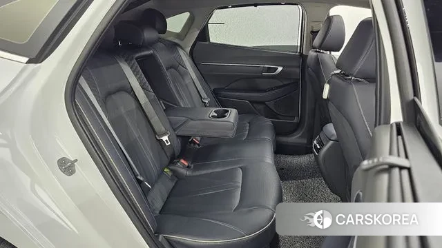 Hyundai Sonata D Edge Hybrid (DN8) 2023 Белый из Кореи, фото 3