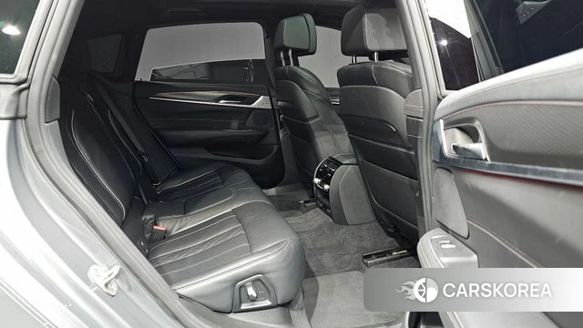 BMW 6 Series GT (G32) 2022 Серебристо-серый из Кореи, фото 3