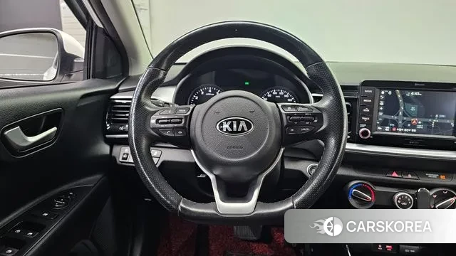 Kia Stonic 2018 Белый из Кореи, фото 3