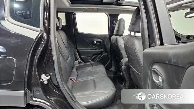 Jeep Renegade 2022 Черный из Кореи, фото 3