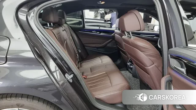 BMW 5 Series (G30) 2023 Серый из Кореи, фото 3