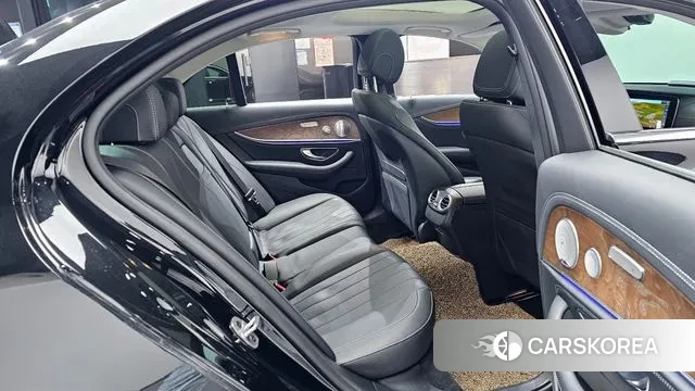 Mercedes-Benz E-Class W213 2019 Черный из Кореи, фото 3