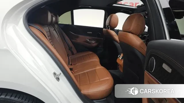 Mercedes-Benz E-Class W213 2020 Белый из Кореи, фото 3